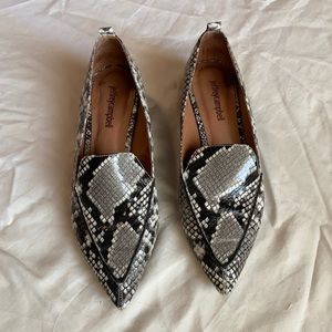Jeffrey Campbell size 7.5 slip on snake print loafer shoes